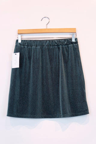 Des Petits Hauts - Friperie Depot Vente Montreal - Boutique Popeline – Vêtements seconde main & Consignation – Consignment Thrift Store Curated Second Hand