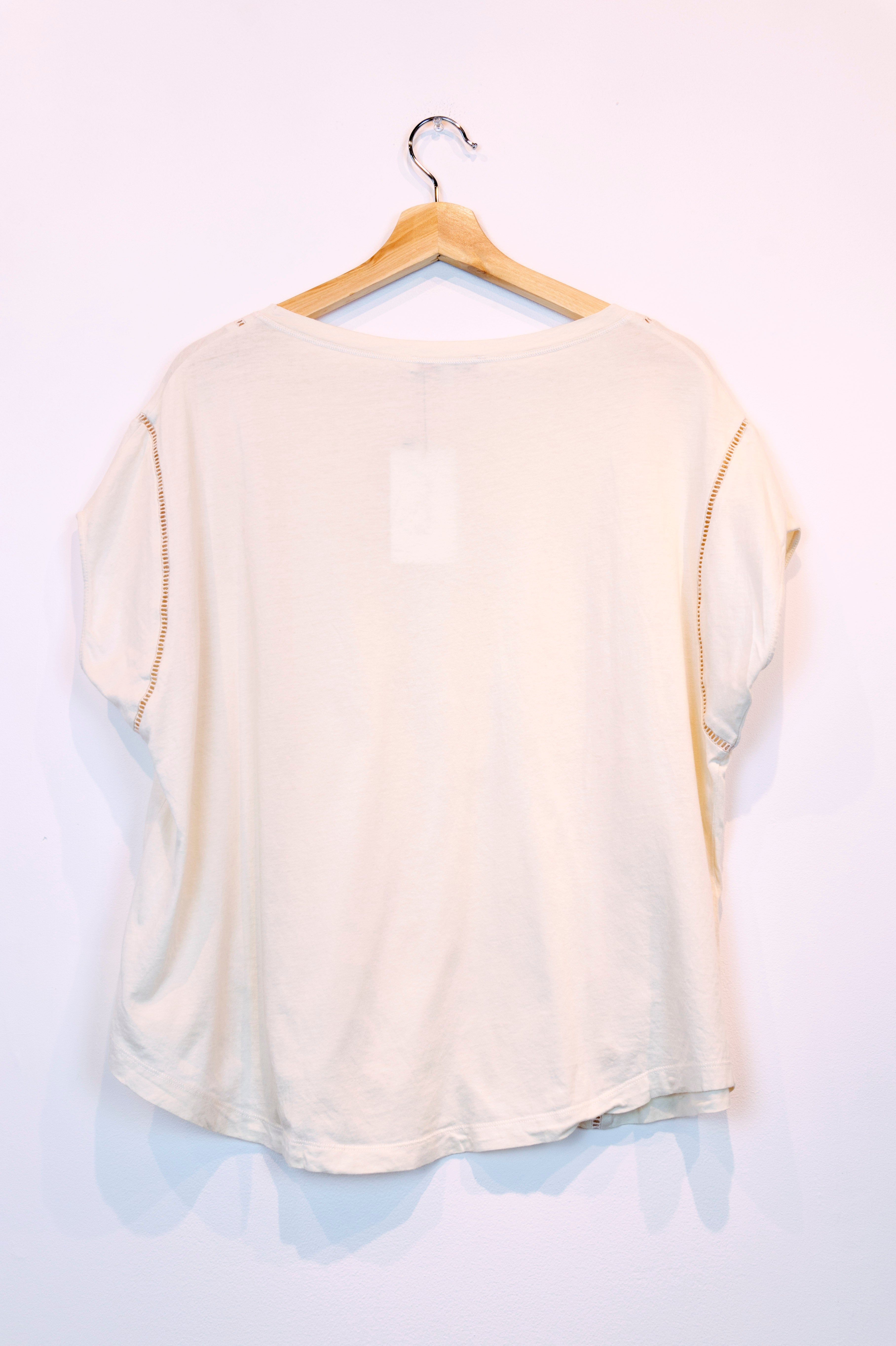 T-Shirt Paul & Joe Sister - Boutique Popeline -  Seconde main, Designers, Marques, Petits Prix - Consignation de vêtements et accessoires pour femmes - Friperie  - Montréal, Plateau Mont-Royal