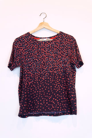 T-Shirt Diane Von Furstenberg - Boutique Popeline -  Seconde main, Designers, Marques, Petits Prix - Consignation de vêtements et accessoires pour femmes - Friperie  - Montréal, Plateau Mont-Royal